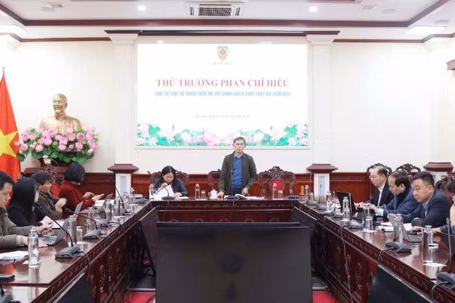 Quang cảnh phiên họp. Ảnh: TL