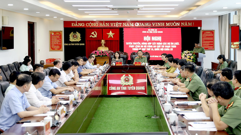 Các đại biểu dự hội nghị.