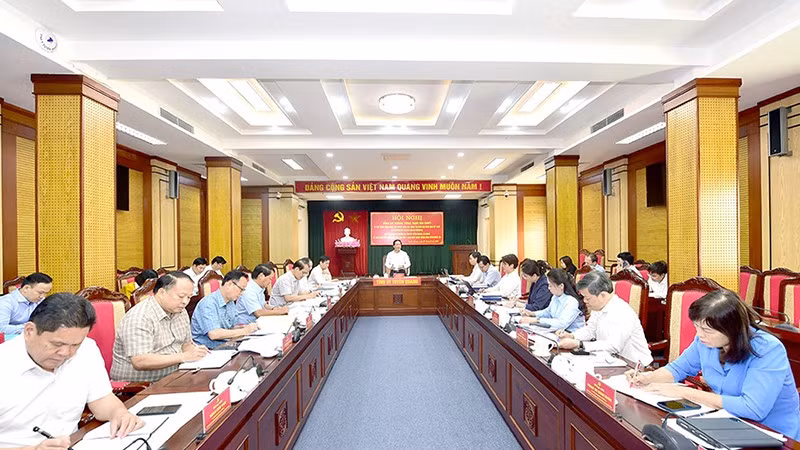 Các đại biểu tại buổi làm việc.