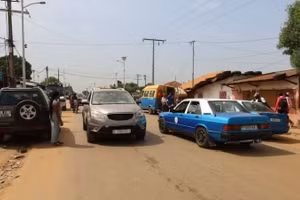 Quang cảnh đường phố ở Bissau, Guinea-Bissau ngày 26/11/2025. (Ảnh: THX/TTXVN)