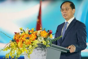 Đồng chí Bùi Thanh Sơn, Phó Thủ tướng Chính phủ phát biểu chỉ đạo tại Lễ kỷ niệm 70 năm Ngày thành lập Tập đoàn Xăng dầu Việt Nam.