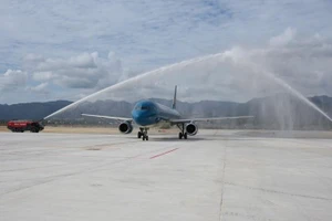 Tàu bay A321 của Vietnam Airlines tại sân bay Điện Biên.