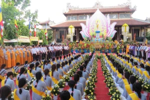 Việt Nam tôn trọng và bảo đảm quyền tự do tín ngưỡng, tôn giáo của người dân. 