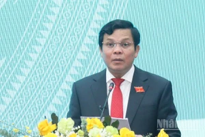 Đồng chí Nguyễn Đức Tuy, Phó Bí thư Tỉnh ủy, Chủ tịch Hội đồng nhân dân tỉnh Quảng Ngãi phát biểu khai mạc kỳ họp.