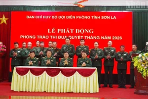 Các đơn vị ký kết thực hiện phong trào thi đua quyết thắng năm 2026.