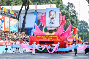 Kỷ niệm Ngày Giải phóng miền nam, thống nhất đất nước 30/4 thể hiện sức mạnh đại đoàn kết toàn dân tộc đã làm nên Đại thắng mùa Xuân 1975. (Ảnh: Báo Nhân Dân)