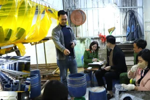 Lực lượng chức năng kiểm tra cơ sở sản xuất giá đỗ sử dụng chất cấm của Trần Quốc Đại.