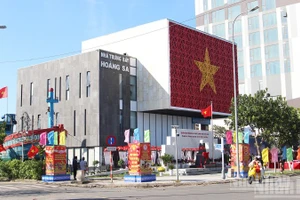 Biển tên Ủy ban nhân dân đặc khu Hoàng Sa đặt tại Nhà trưng bày Hoàng Sa (phường Sơn Trà).