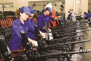 Dây chuyền lắp ráp vũ khí của Nhà máy Z111 - tập thể được tôn vinh năm 2026.