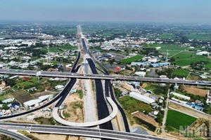 Nút giao Mỹ Yên nhìn từ hai phía Vành đai 3 qua tỉnh Tây Ninh.