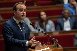 Thủ tướng Pháp Sebastien Lecornu phát biểu trước Quốc hội tại Paris ngày 16/10/2025. (Ảnh: THX/TTXVN)