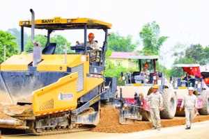Dự án Đồng Đăng-Trà Lĩnh triển khai 93 mũi thi công với gần 900 thiết bị, máy móc và hơn 2.000 nhân sự tham gia, phấn đấu thông xe 62km từ Đồng Đăng đến Đông Khê.
