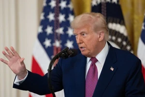 Tổng thống Mỹ Donald Trump phát biểu tại Nhà trắng. (Ảnh: THX/TTXVN) 