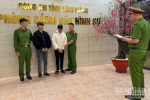 Hai đối tượng cướp giật tài sản của tiệm vàng Kim Lượng, thôn Quảng Thuận, xã Quảng Lập, tỉnh Lâm Đồng bị bắt.