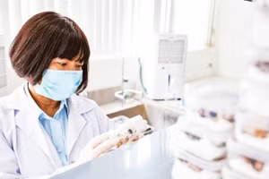 Nghiên cứu giải trình tự gien thế hệ mới tại Trung tâm Giám định ADN. (Ảnh: MINH ĐỨC)