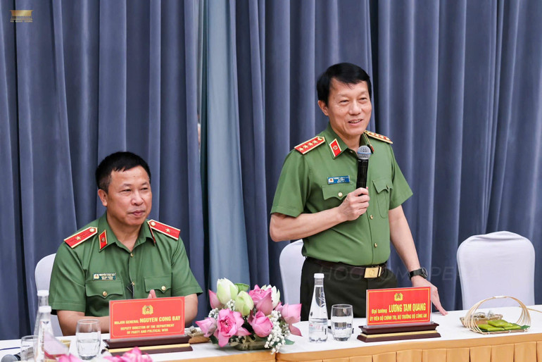Đại tướng Lương Tam Quang, Ủy viên Bộ Chính trị, Bộ trưởng Công an phát biểu tại buổi họp. z6886189005691-a37feeb63eb54d8f829ca5f4bc6d3a78.jpg