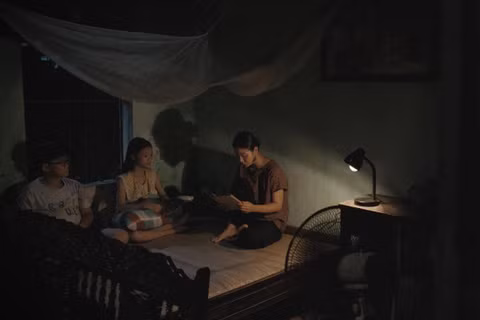 Cảnh trong phim "Căn nhà không mái che". (Ảnh: VFC)
