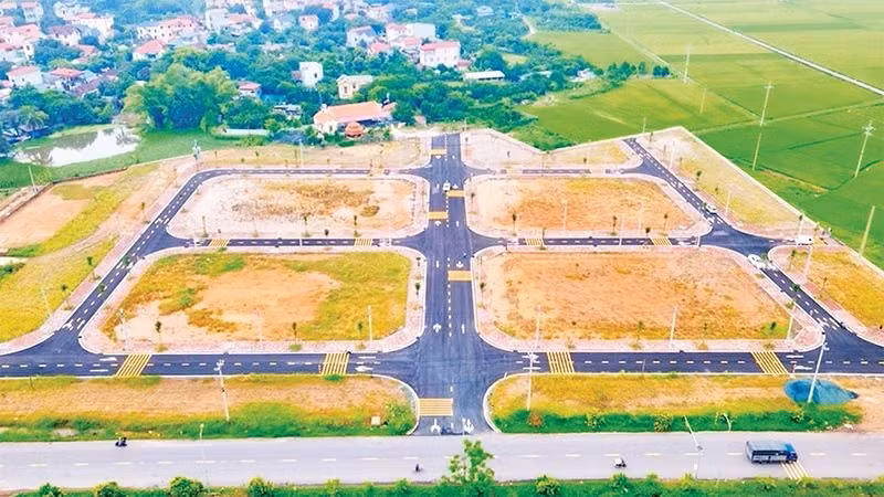 Một khu đất đấu giá được xây dựng hạ tầng giao thông khang trang trên địa bàn xã Phúc Thọ, Hà Nội. (Ảnh: MINH VÂN)