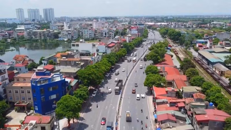 Một đoạn quốc lộ 1A, đoạn qua phường Thanh Trì, Hà Nội.