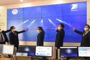 Lãnh đạo VNPT và tỉnh Đồng Nai nhấn nút khai trương IOC Biên Hòa.