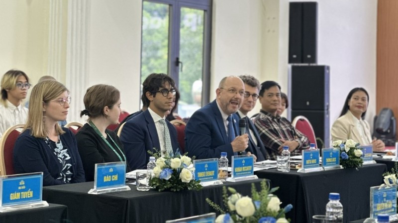 Các đại biểu chia sẻ về những điểm mới trong sự kiện về nhiếp ảnh của Hà Nội năm 2025.