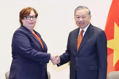 Tổng Bí thư Tô Lâm tiếp Chủ tịch Đảng Cộng sản Phần Lan Tiina Sandberg. (Ảnh: Thống Nhất/TTXVN)