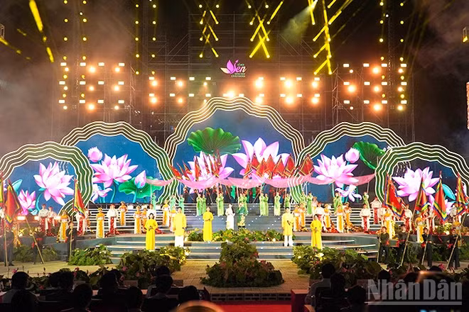 Tiết mục nghệ thuật tại đêm khai mạc.
