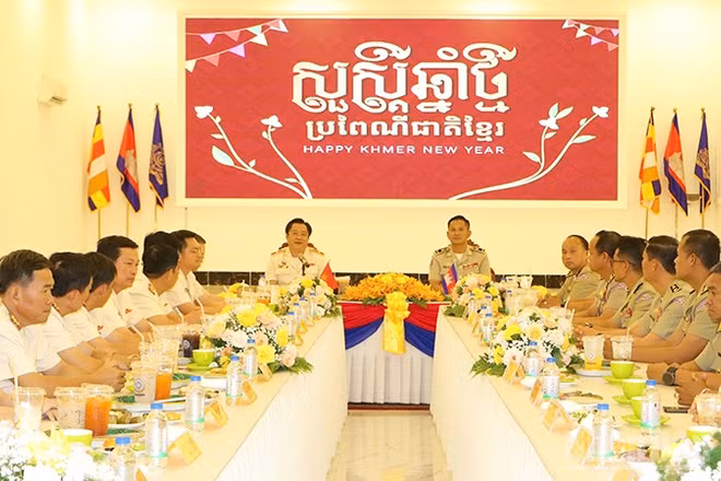 Quang cảnh buổi làm việc của Công an tỉnh Đồng Tháp và Ty Công an tỉnh Prey Veng.