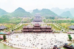 Quang cảnh khu du lịch Tam Chúc ngày đầu xuân.