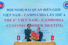 Hải quan hai nước ký kết ghi nhớ hợp tác.