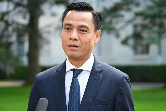 Thứ trưởng Ngoại giao Đặng Hoàng Giang.