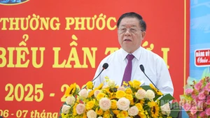 Đồng chí Nguyễn Trọng Nghĩa phát biểu chỉ đạo tại Đại hội Đảng bộ xã Thường Phước.