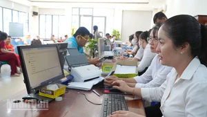 Vận hành thử nghiệm Trung tâm hành chính công phường Cao Lãnh. (Ảnh: HỮU NGHĨA)
