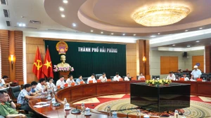 Quang cảnh cuộc đối thoại với công dân.