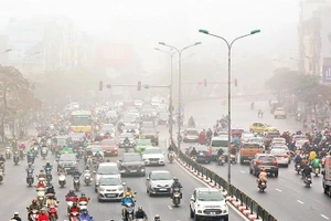 Ở các đô thị lớn việc kiểm soát khí thải giao thông, phát triển hạ tầng năng lượng sạch và nâng cao tiêu chuẩn môi trường đô thị là trụ cột quan trọng để hiện thực hóa mục tiêu “thành phố sạch”. (Ảnh: minh họa; nhandan.vn)