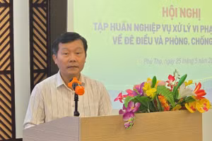 Ông Nguyễn Văn Tiến, Phó Cục trưởng Cục Quản lý đê điều và Phòng chống thiên tai (Bộ Nông nghiệp và Môi trường) phát biểu tại Hội nghị.