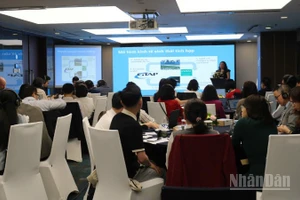 Toàn cảnh phiên hội thảo tại chuỗi sự kiện.