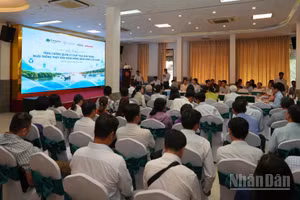 Toàn cảnh Hội thảo “Tăng cường quản lý chất thải rắn trong nuôi trồng thủy sản vùng Đồng bằng sông Cửu Long”.