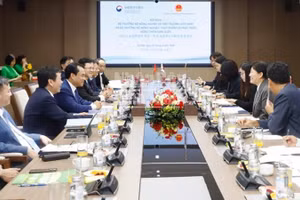 Bộ trưởng Bộ Nông nghiệp và Môi trường Trịnh Việt Hùng đã tiếp song phương Bộ trưởng Bộ Nông nghiệp, Thực phẩm và Phát triển Nông thôn Hàn Quốc Song Miryung, nhân dịp chuyến thăm cấp Nhà nước của Tổng thống Yoon Suk Yeol tới Việt Nam.