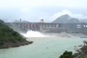 Bộ Nông nghiệp và Môi trường ban hành công điện yêu cầu đóng một cửa xả đáy hồ thủy điện Tuyên Quang vào 8 giờ ngày 9/8. (Ảnh minh họa: Báo Nhân Dân)