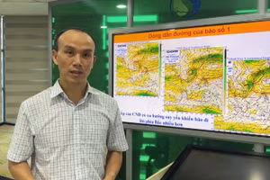 Ông Hoàng Phúc Lâm, Phó Giám đốc Trung tâm Dự báo khí tượng thủy văn quốc gia nhận định về hướng đi bão số 1.