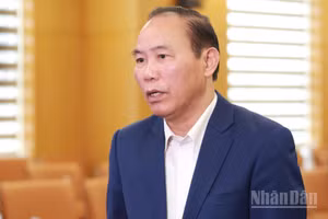 Thứ trưởng Nông nghiệp và Môi trường Phùng Đức Tiến chia sẻ với báo chí về những kết quả nổi bật ngành nông nghiệp và môi trường năm 2025.