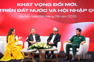 Tọa đàm “Khát vọng đổi mới, phát triển đất nước và hội nhập quốc tế” chiều 4/9 do Báo Nhân Dân tổ chức tại Hà Nội.