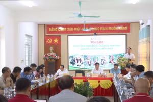 Đại biểu dự Tọa đàm.