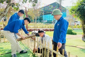 Xây dựng sân chơi cho trẻ nhỏ ở xã Cam Phục, tỉnh Nghệ An, mô hình Học và làm theo gương Bác.