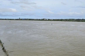 Hạ lưu sông Yên ở tỉnh Thanh Hóa sau bão số 5.