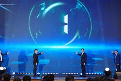 Đại diện Trung ương Hội Sinh viên Việt Nam và các đơn vị liên quan thực hiện nghi thức khởi động chương trình đồng hành.