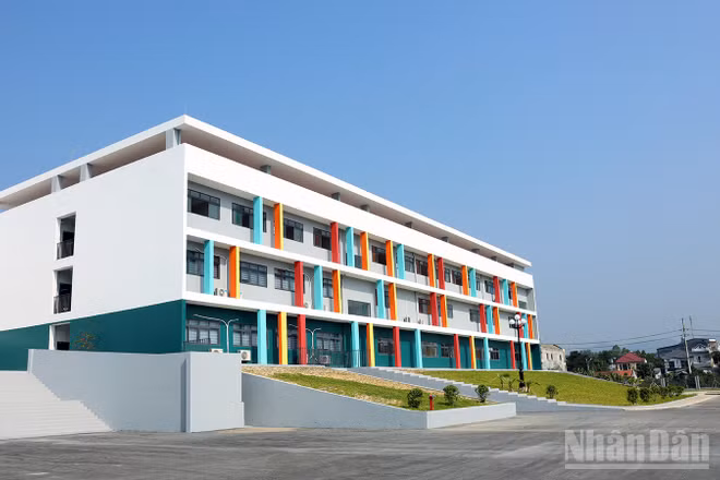 Địa điểm thi lại được tổ chức tại Trường trung học phổ thông chuyên Tuyên Quang, phường Minh Xuân, tỉnh Tuyên Quang với 15 phòng thi.