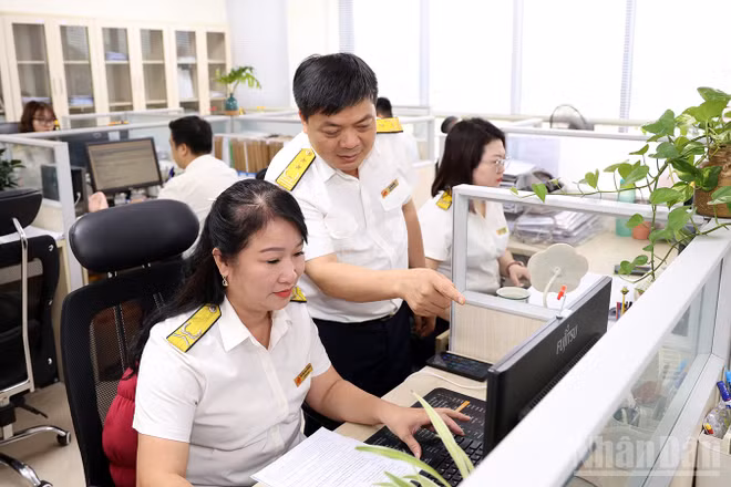 Đến hết tháng 9 năm 2026, thu ngân sách nhà nước trên địa bàn tỉnh Tuyên Quang ước đạt 5.731,1 tỷ đồng, bằng 79,7% dự toán Trung ương giao và 78,6% kế hoạch tỉnh giao. (Ảnh: ĐỨC THẮNG)