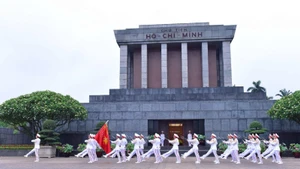 Lăng Chủ tịch Hồ Chí Minh.